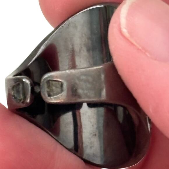 Henri Bendel New York Crystal-Paved Statement Ring Gunmetal Size 7.5 - Picture 4 of 6